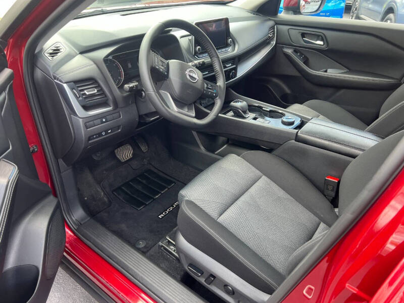 2025 Nissan Rogue SV