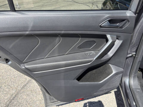 2022 Volkswagen Tiguan SE R-Line Black