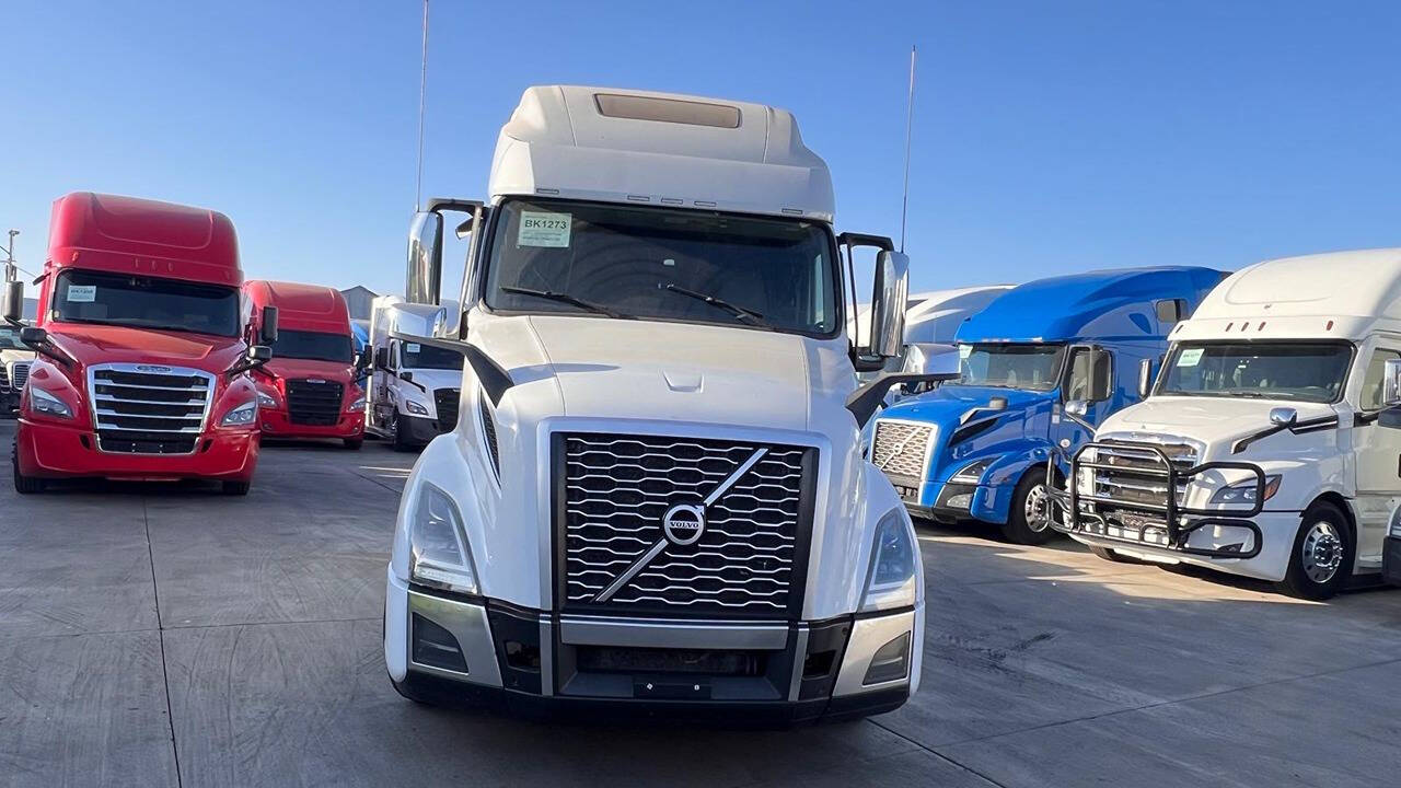 2023 VOLVO VNL 760 SLEEPER 500 HP for sale at KING TRUCK TRAILER SALES in Bakersfield, CA