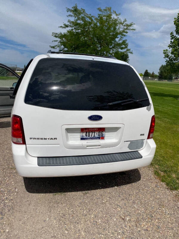 2006 Ford Freestar SE photo 3