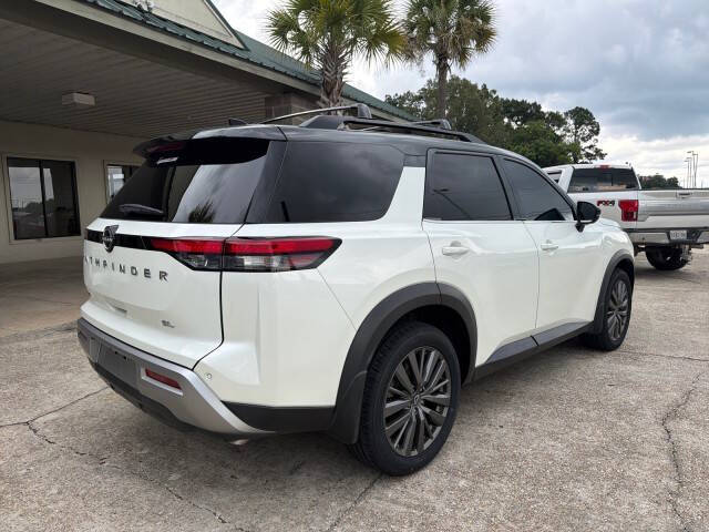 2024 Nissan Pathfinder SL