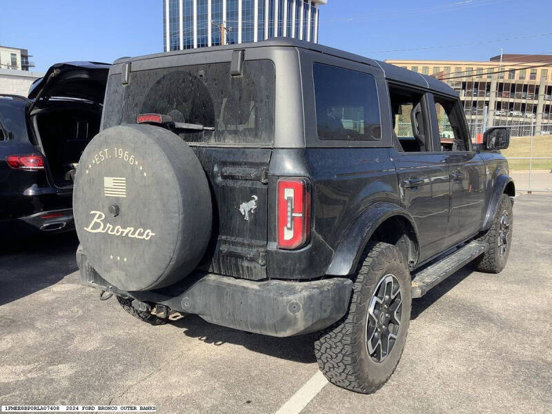 2024 Ford Bronco Outer Banks
