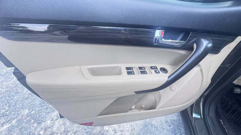 2012 Kia Sorento LX