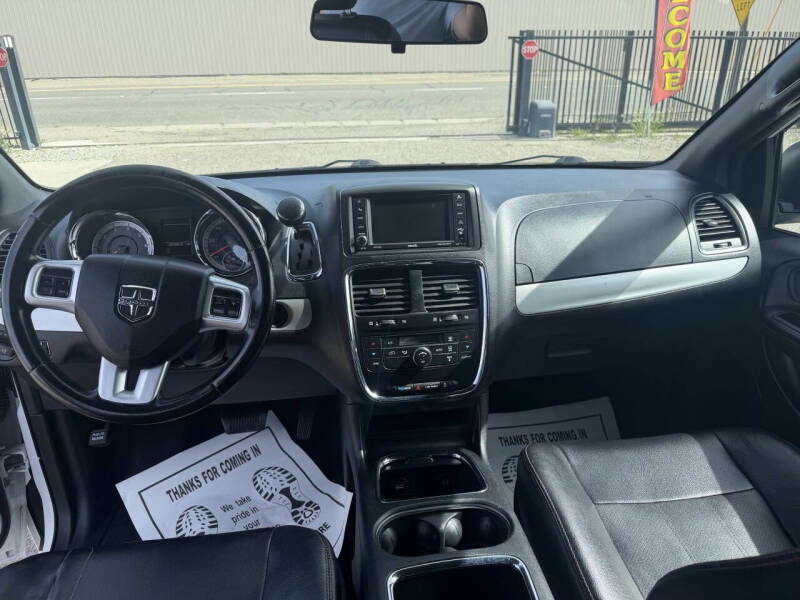 2016 Dodge Grand Caravan R/T