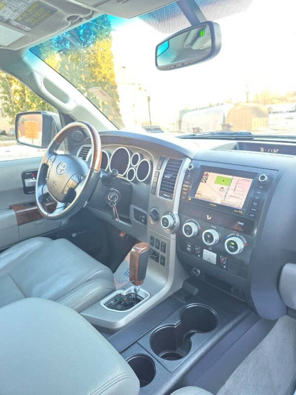 2011 Toyota Sequoia Platinum