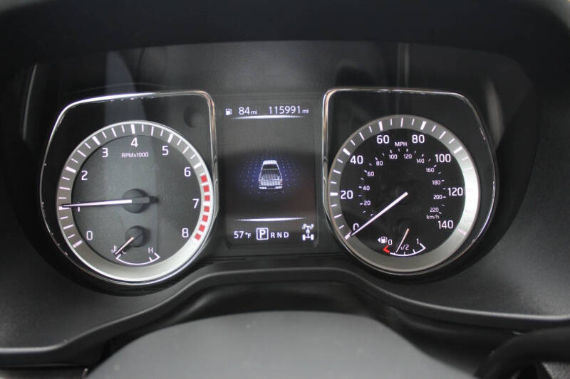 2017 Nissan Titan SV