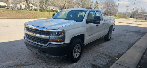 2018 Chevrolet Silverado 1500 for sale at EXPRESS MOTORS in Grandview MO