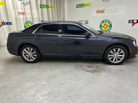 2017 Chrysler 300 Limited