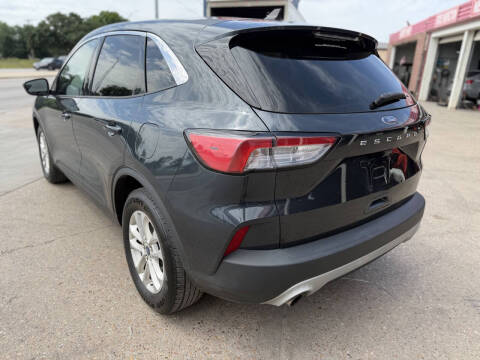 2022 Ford Escape SE