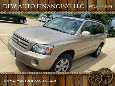 2004 Toyota Highlander for sale at DFW AUTO FINANCING LLC in Dallas TX