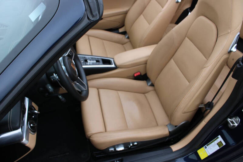 2018 Porsche 911 Carrera