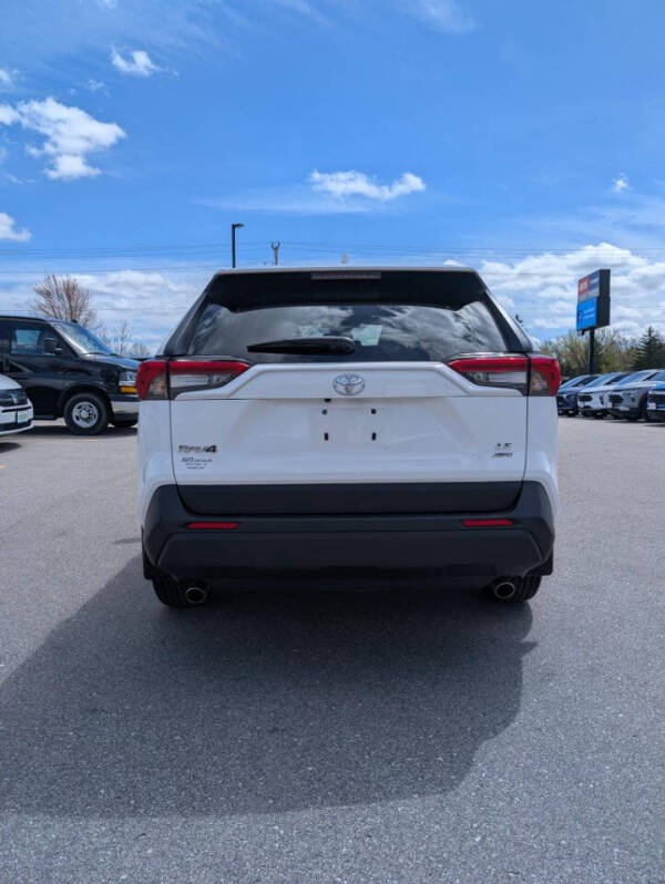 2025 Toyota RAV4 LE