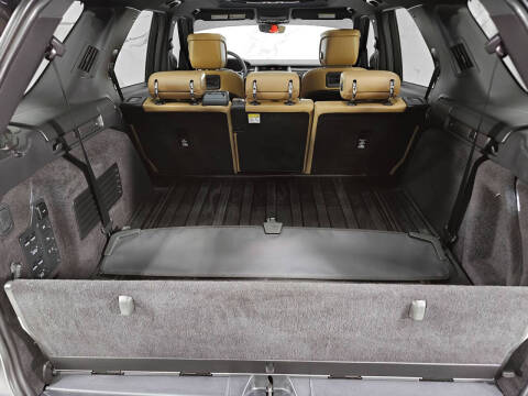 2024 Land Rover Discovery P300 Dynamic SE