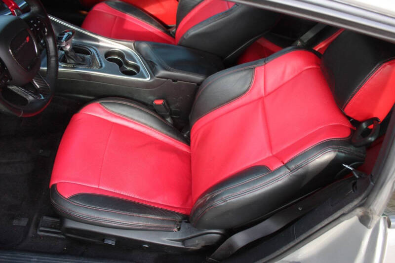 2018 Dodge Challenger SXT Plus