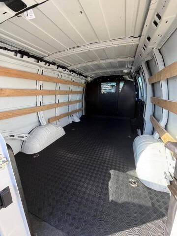 2023 Chevrolet Express 2500