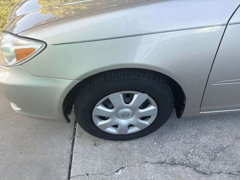 2004 Toyota Camry LE