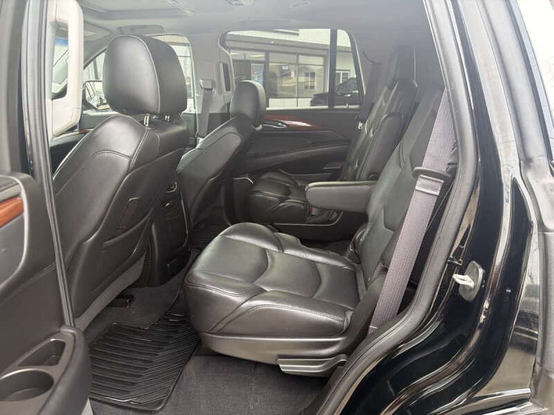 2016 Cadillac Escalade Luxury Collection