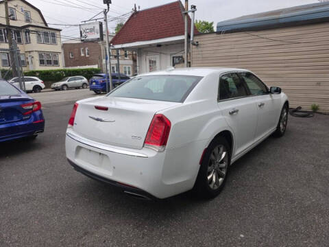 2018 Chrysler 300 Limited