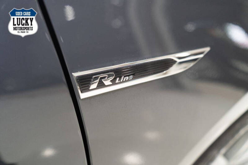 2017 Volkswagen Passat 1.8T R-Line