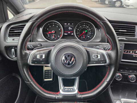 2017 Volkswagen Golf GTI Sport
