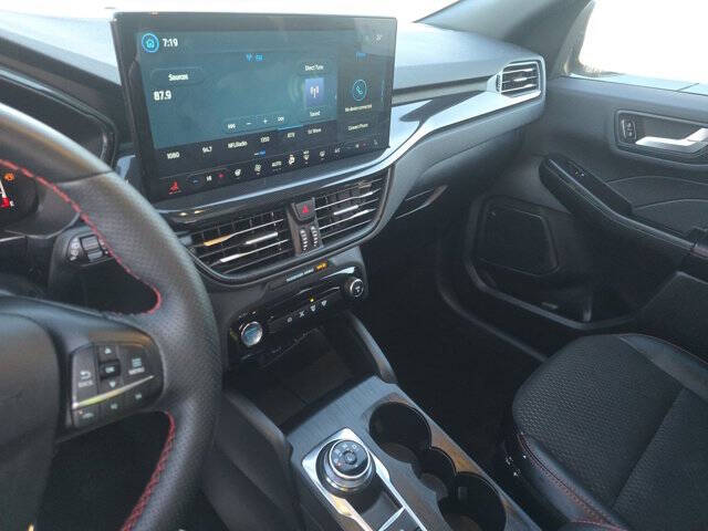 2025 Ford Escape Hybrid ST-Line Select