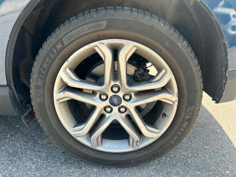 2017 Ford Edge Titanium