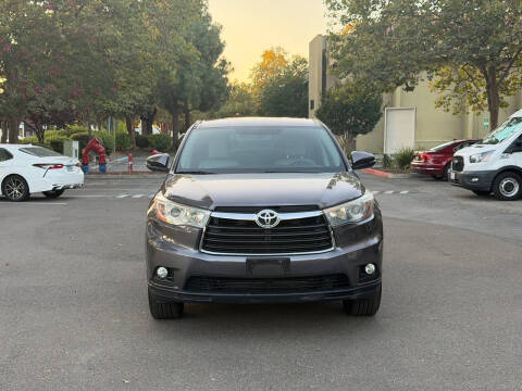2015 Toyota Highlander LE