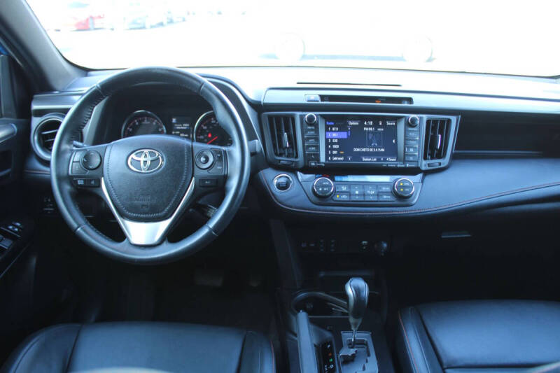 2016 Toyota RAV4 SE