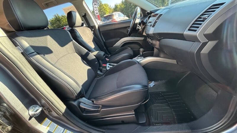 2011 Mitsubishi Outlander SE