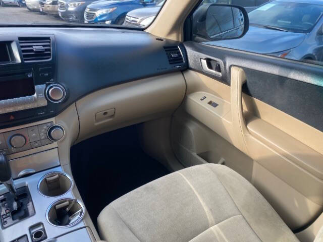 2012 Toyota Highlander SE