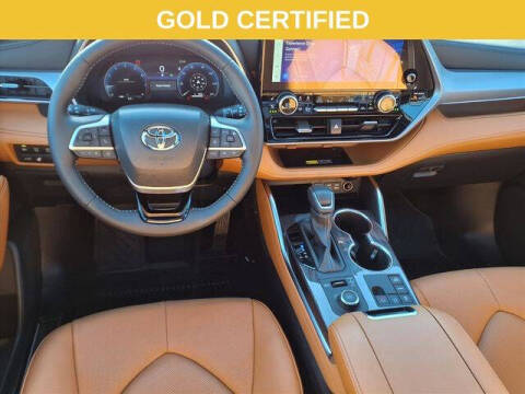 2025 Toyota Highlander Platinum