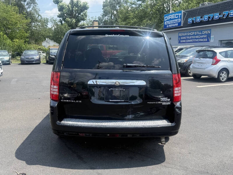 2010 Chrysler Town and Country Touring Plus