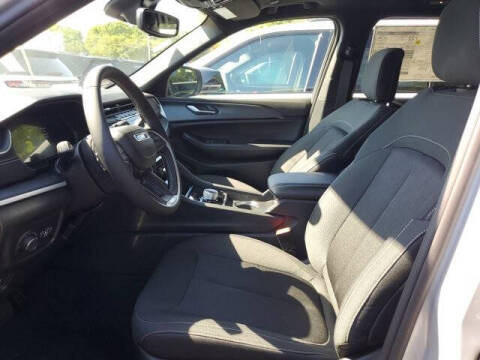 2024 Jeep Grand Cherokee Laredo X