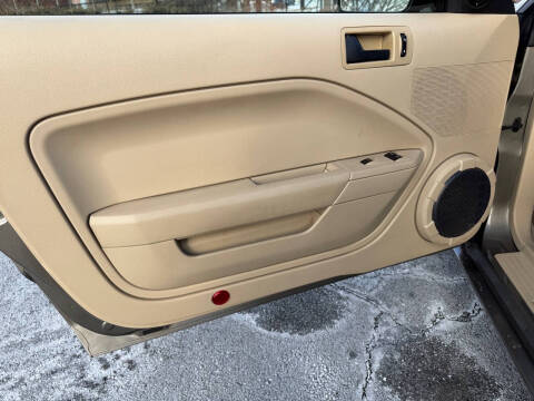 2005 Ford Mustang GT Premium