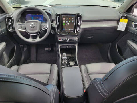 2026 Volvo XC40 B5 Plus