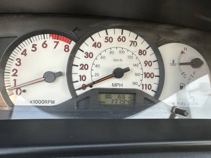 2004 Toyota Corolla CE