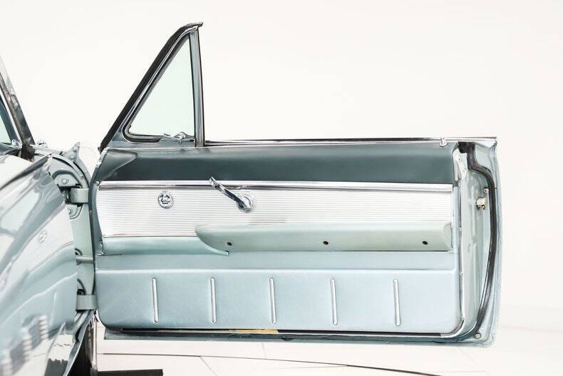 1962 Ford Thunderbird