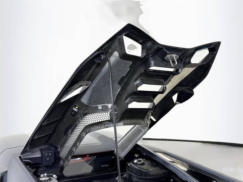2024 Lamborghini Revuelto