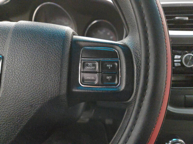 2012 Dodge Avenger SE V6