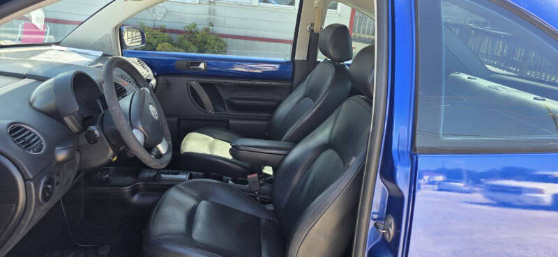 2008 Volkswagen New Beetle S