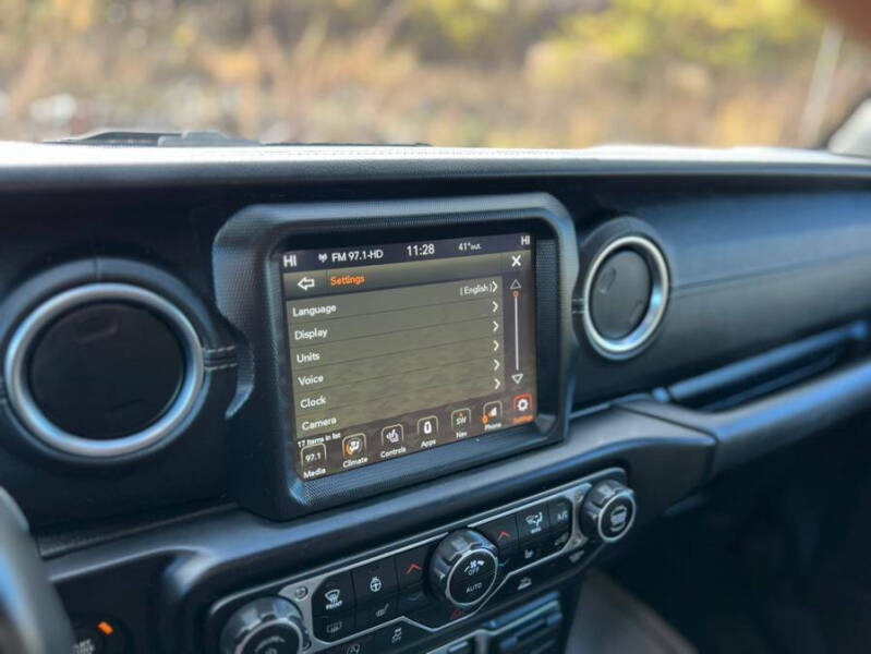 2022 Jeep Gladiator Overland