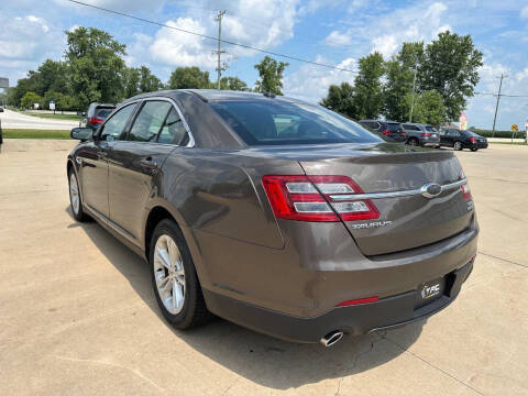 2016 Ford Taurus SEL