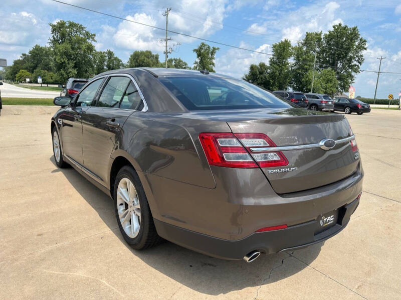 2016 Ford Taurus SEL