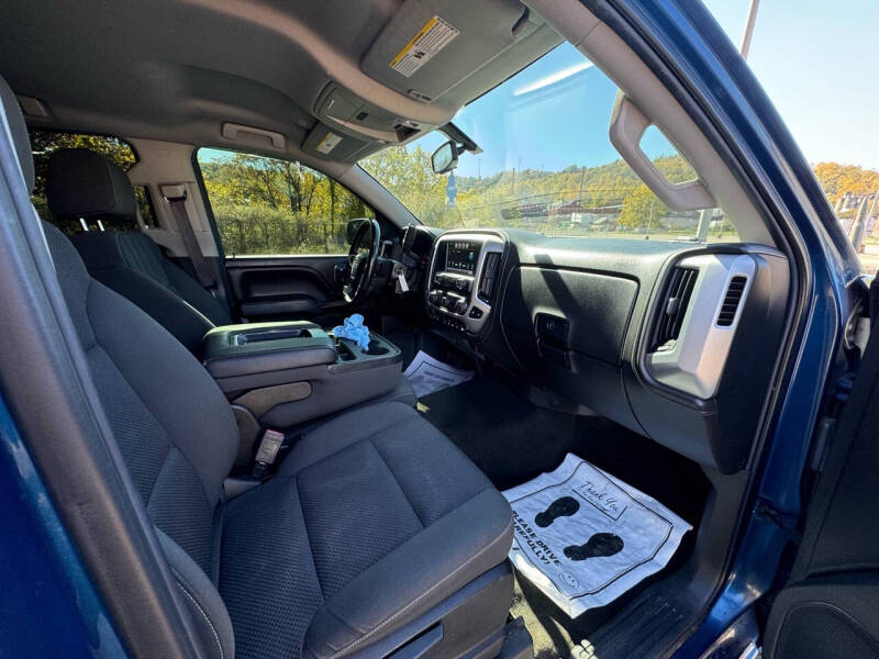 2017 GMC Sierra 1500 SLE photo 5