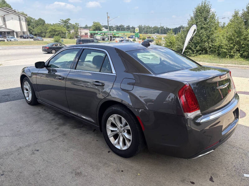 2016 Chrysler 300 Limited