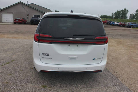 2023 Chrysler Pacifica Plug-In Hybrid Touring L