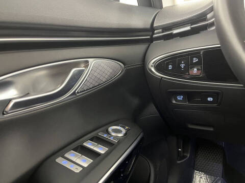 2025 Genesis GV70 2.5T Standard