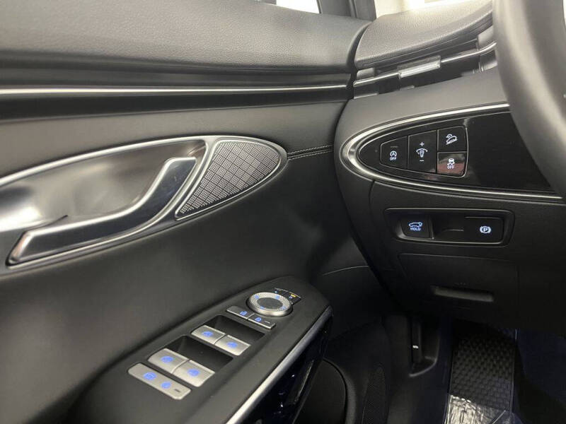 2025 Genesis GV70 2.5T Standard