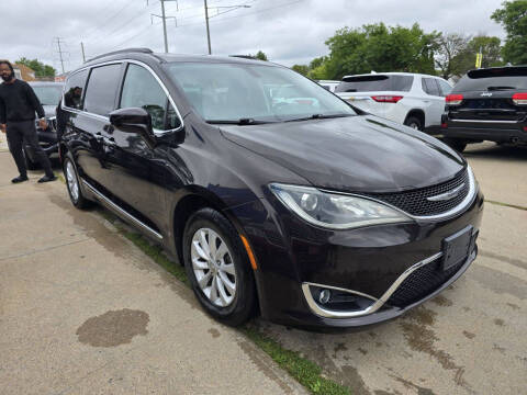 2017 Chrysler Pacifica Touring Plus