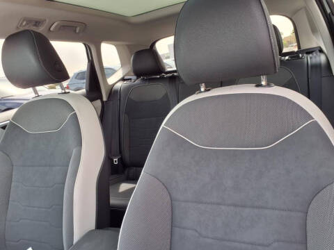 2025 Volkswagen Taos SE